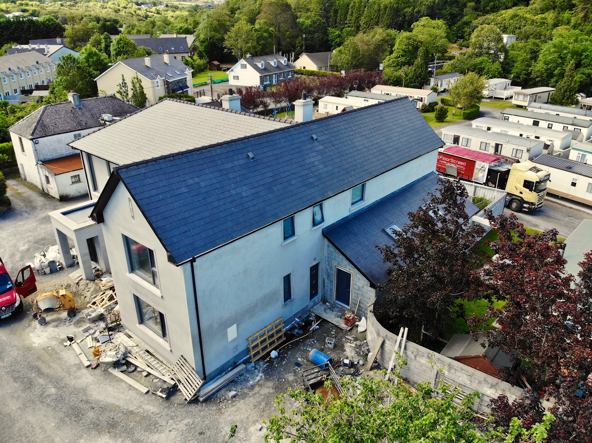 https://www.fastfloorscreed.ie/wp-content/uploads/2019/06/Mobile-Screed-Factory_screed-pour-OConnors-Holiday-Home-Park-Glenbeigh.jpg